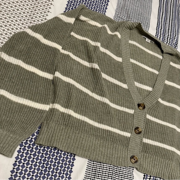American Eagle Striped Cardigan - Picture 2 of 6